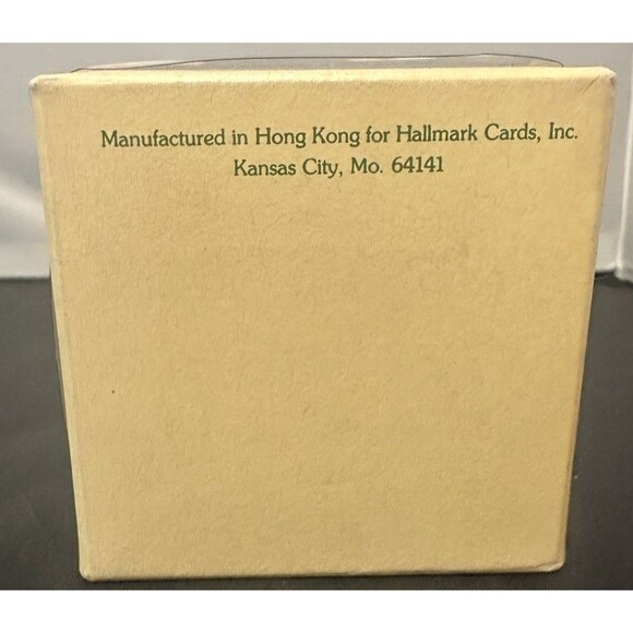 VTG HALLMARK CARDS 1979- MOUSE SLEEPING IN MATCHBOX CHRISTMAS ORNAMENT (CLIP-ON) - Picture 3 of 3